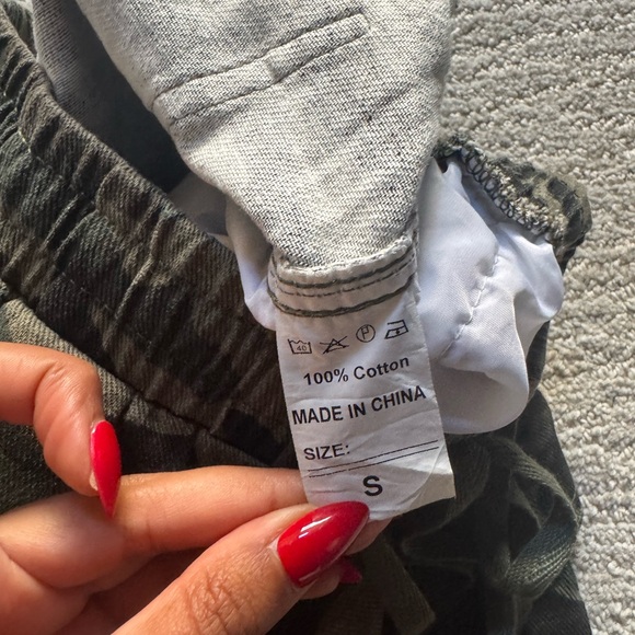 Amazon Camouflage Women's Straight Leg Pants - Picture 3 of 4